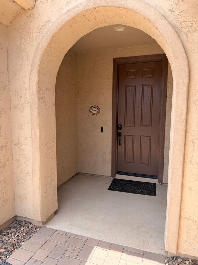 Building Photo - 4024 N Cottonwood Dr