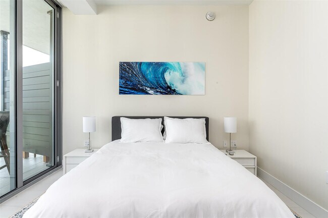 Building Photo - 3100 N Ocean Dr