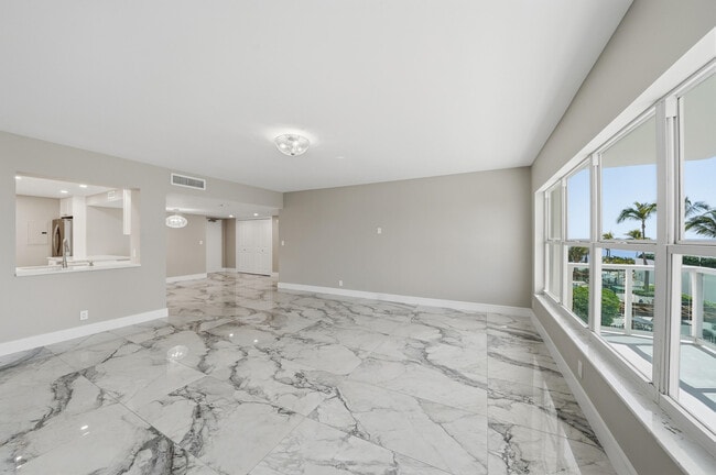 Building Photo - 3550 Galt Ocean Dr