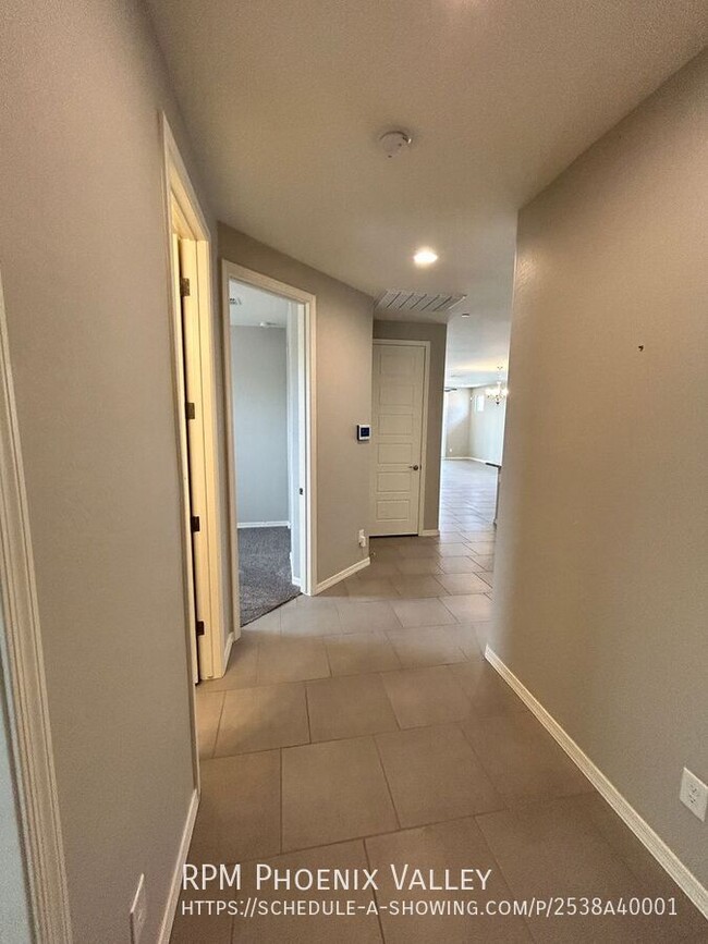 Building Photo - 11541 W Ashby Dr