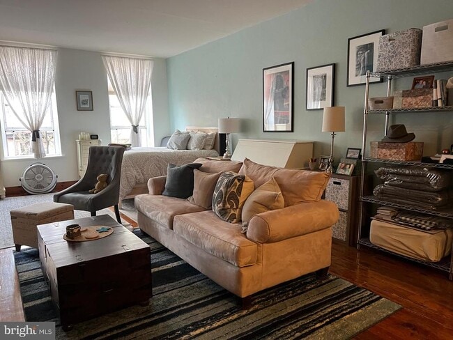 Building Photo - 153 N 3rd St