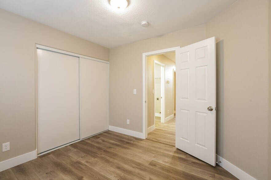 Building Photo - 3334 Syvella Ct