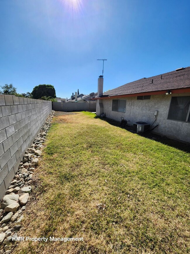 Building Photo - Spacious & Inviting 4-Bedroom Home