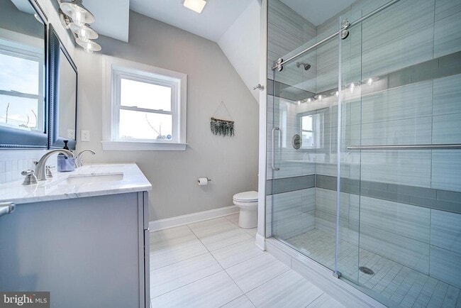 Building Photo - 1513 S Lambert St