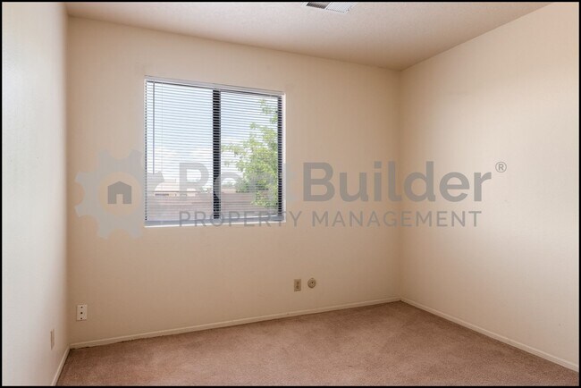 Building Photo - !!!PRICE INPROVMENT JUST IN TIME FOR SCHOO...