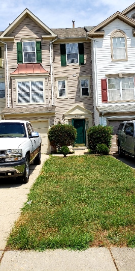 Building Photo - Charming Upper Marlboro Home: 3 Beds, 2.5 ...