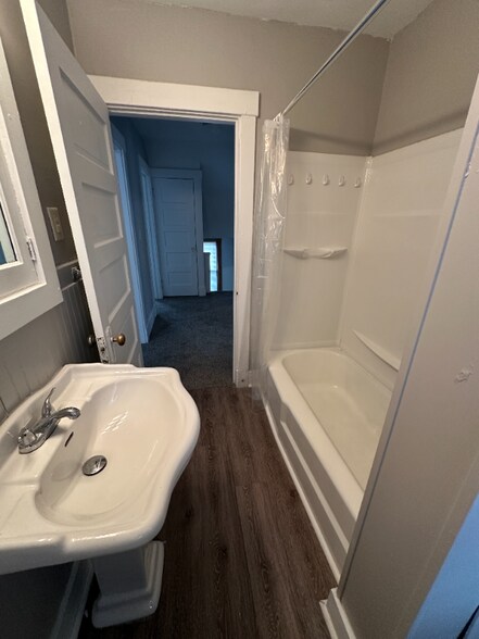 Building Photo - 939 Pershing Ave