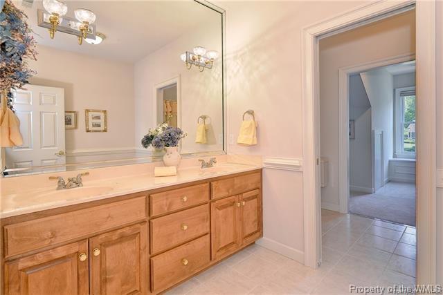 Building Photo - 116 Westbury
