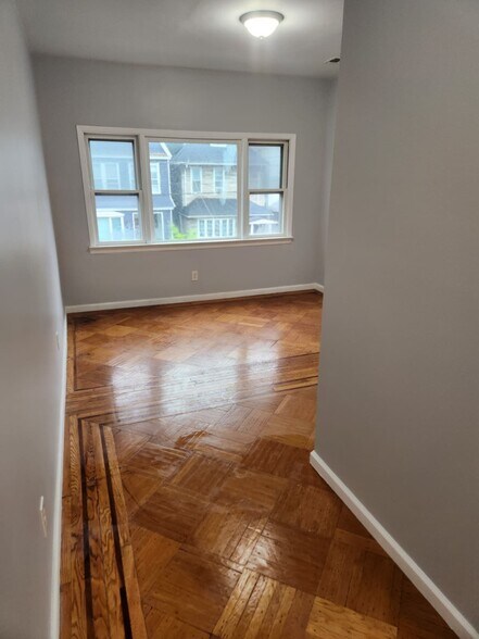 Building Photo - 57 Condict St