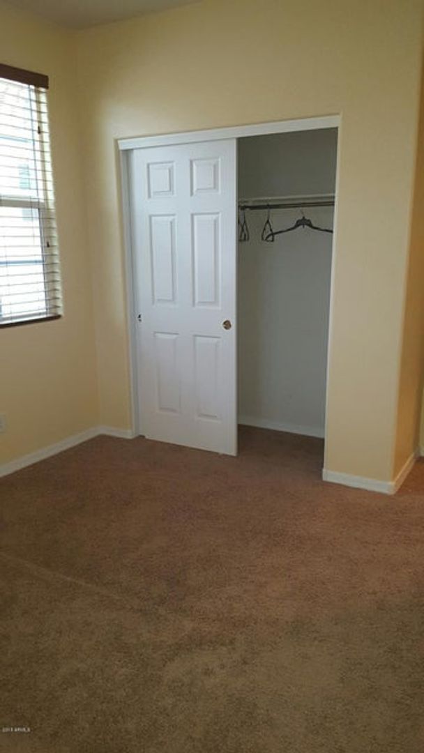 Building Photo - Beautiful 5 bed 3 bath home in Ocotillo Waters