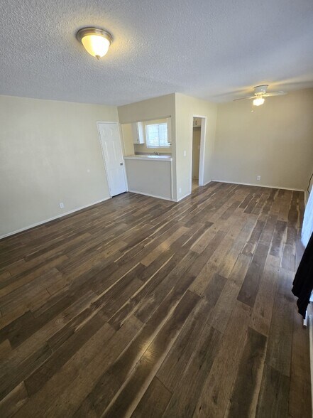 Building Photo - 45515 3rd St E