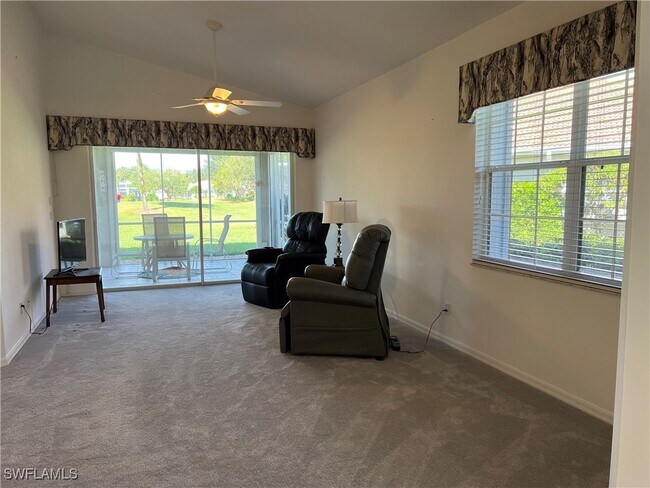 Building Photo - 2081 Crestview Way