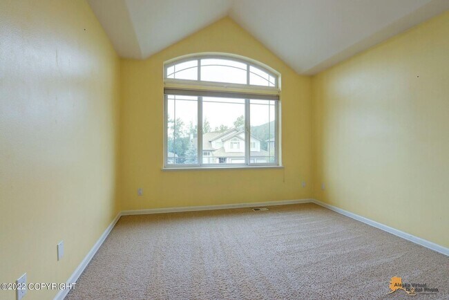 Building Photo - Stunning home conviently located by Eagle ...