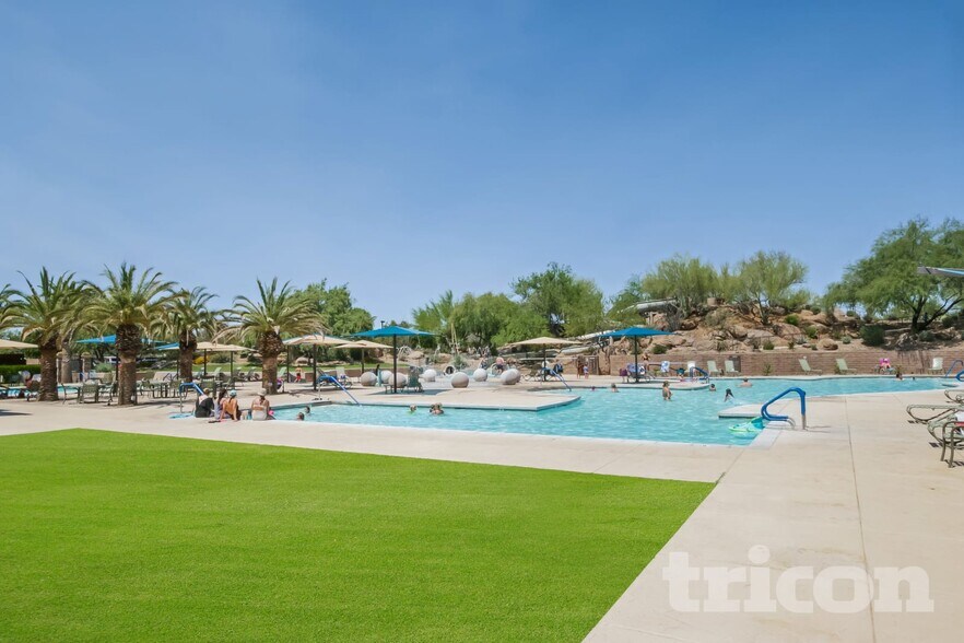 Building Photo - 12532 W Hummingbird Terrace