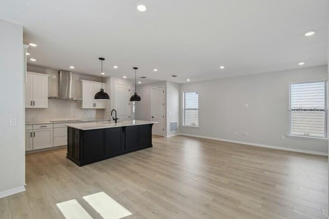 Building Photo - 3077 Voyager Ave