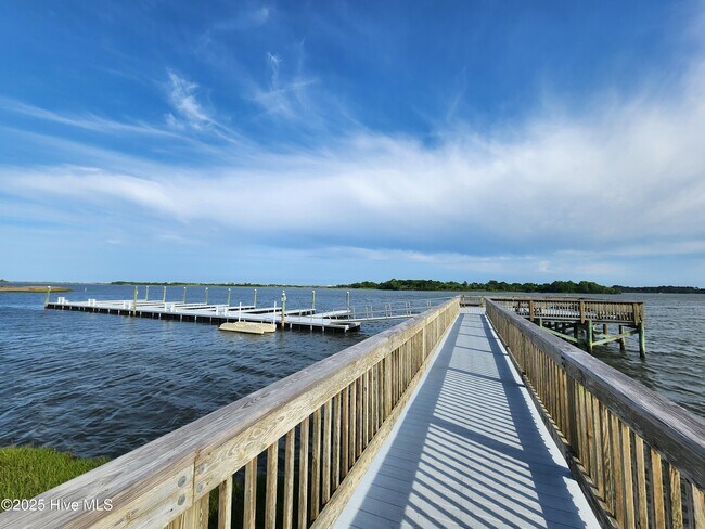 Building Photo - 380 Lake Firefly Loop