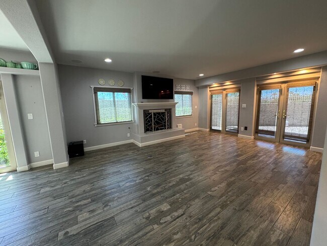 Building Photo - Cameldale Gated Community