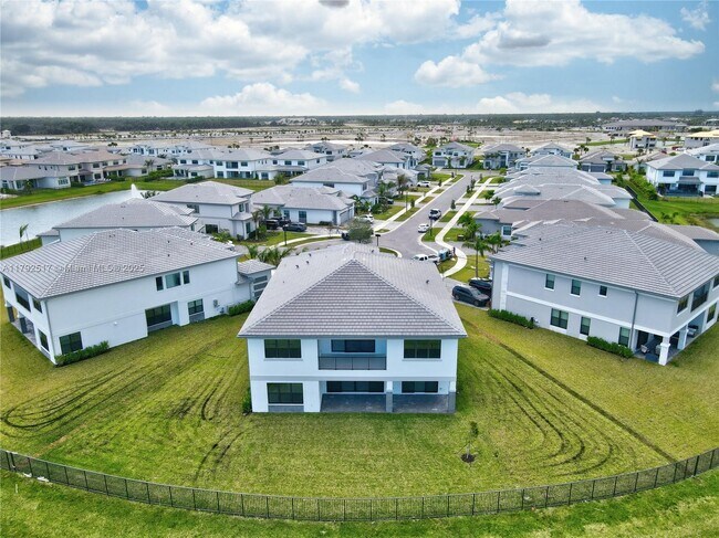 Building Photo - 12865 Wingspan Ct