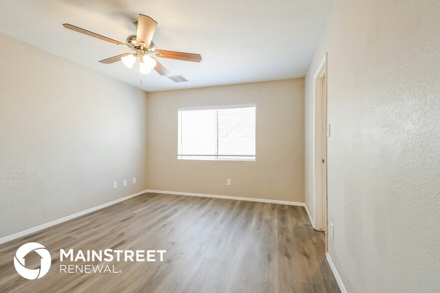 Building Photo - 7007 W Pasadena Ave