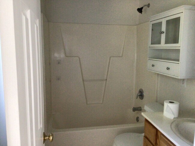 Building Photo - Charming 3-Bedroom Home in Holly Springs – Available Now