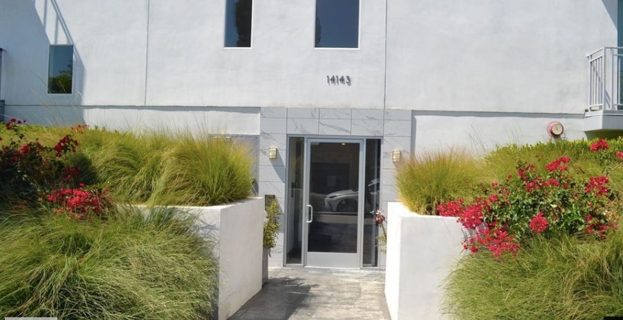Building Photo - 14143 Burbank Blvd