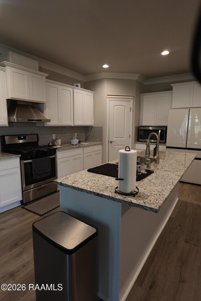 Building Photo - 401 Dua Ln