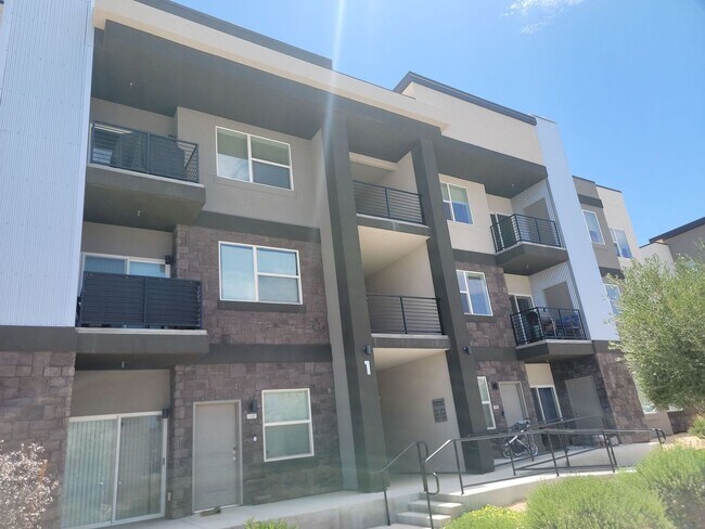 Primary Photo - Stylish Desert Color 2 Bedroom Condo. Wash...