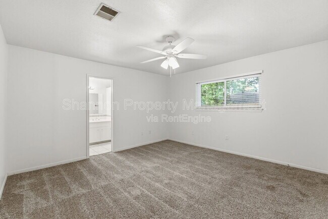 Building Photo - 2115 Oak Shores Dr