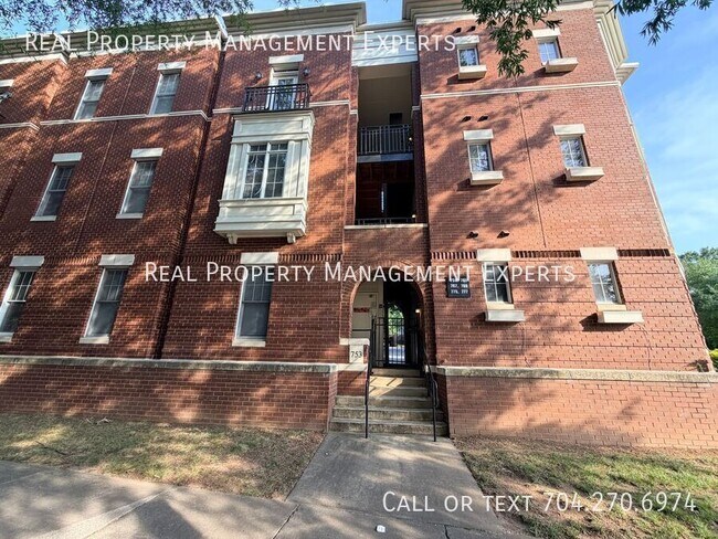 Building Photo - 761 N Alexander St