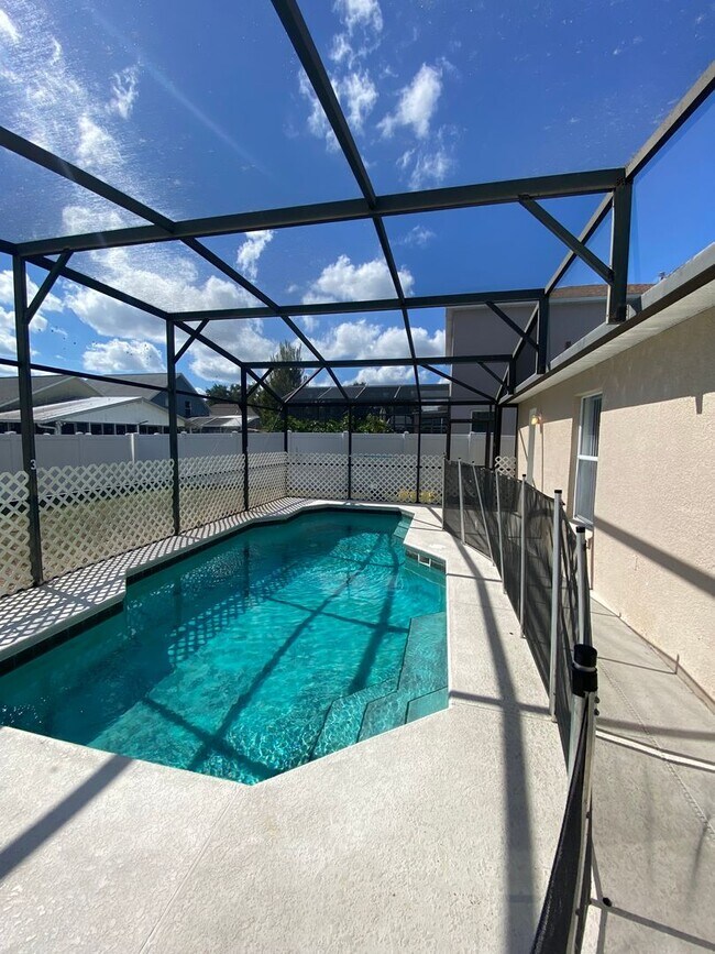 Building Photo - 4 Bedroom Pool Home in Davenport, FL