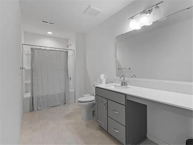 Building Photo - 5898 Urbandale Ct N