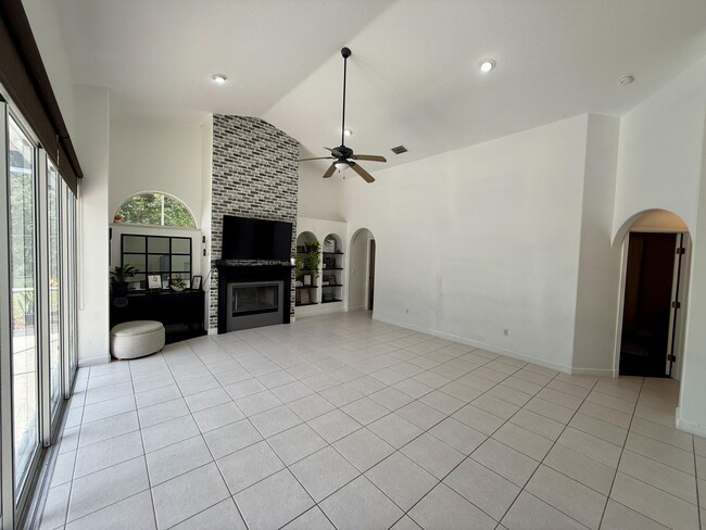 Building Photo - 1043 SW Pigeon Plum Way