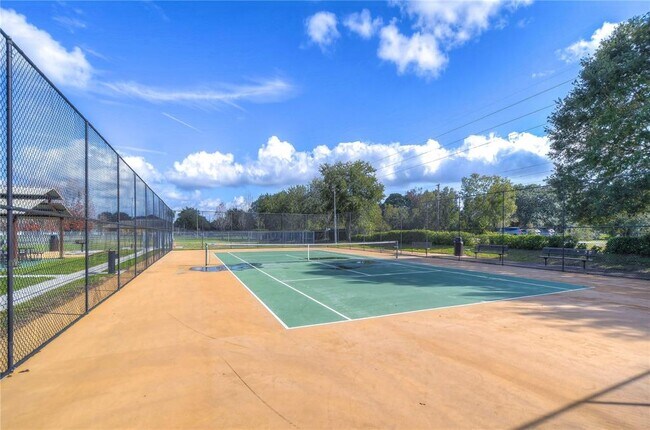 Building Photo - 30847 Bridgegate Dr