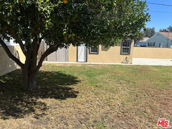 Building Photo - 6225 Teesdale Ave