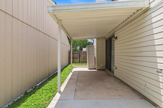 Building Photo - 6210 Valley Queen