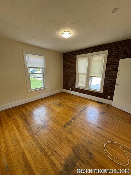 Building Photo - 44 Winship St