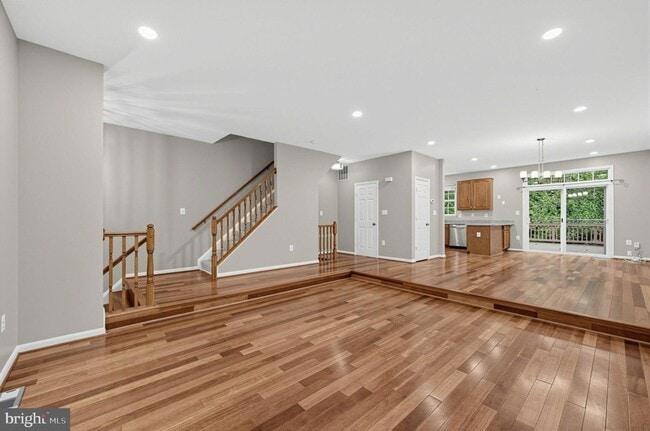 Building Photo - 21588 Bankbarn Terrace
