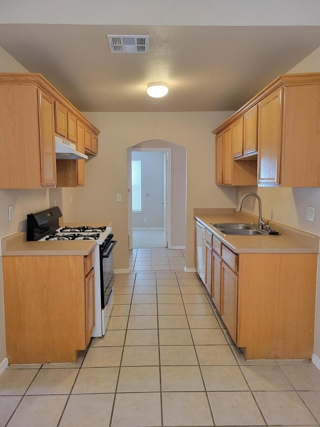 Building Photo - 3605 Tierra Zafiro Dr