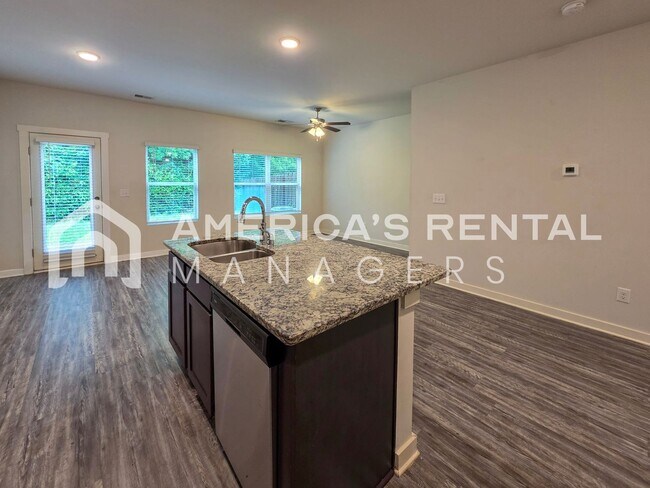 Building Photo - Modern Living in The Heights!