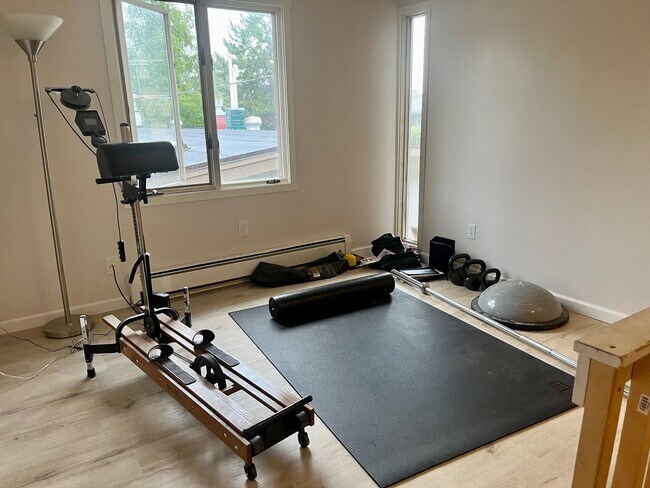 Building Photo - 2101 Solstice Cir