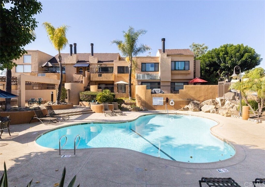 Building Photo - 25671 Le Parc