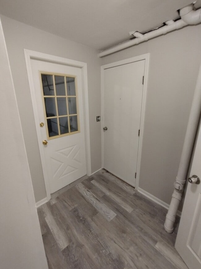 Building Photo - Cozy 3 bedroom and 2 full bath with in a huge duplex in Liberty off I -35.