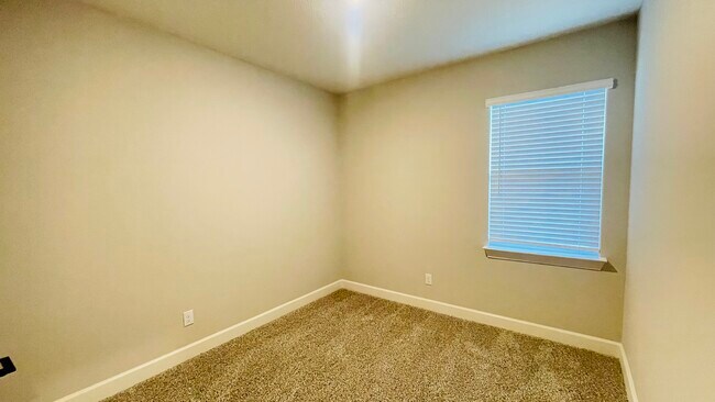 Building Photo - 2104 Hardwick Dr