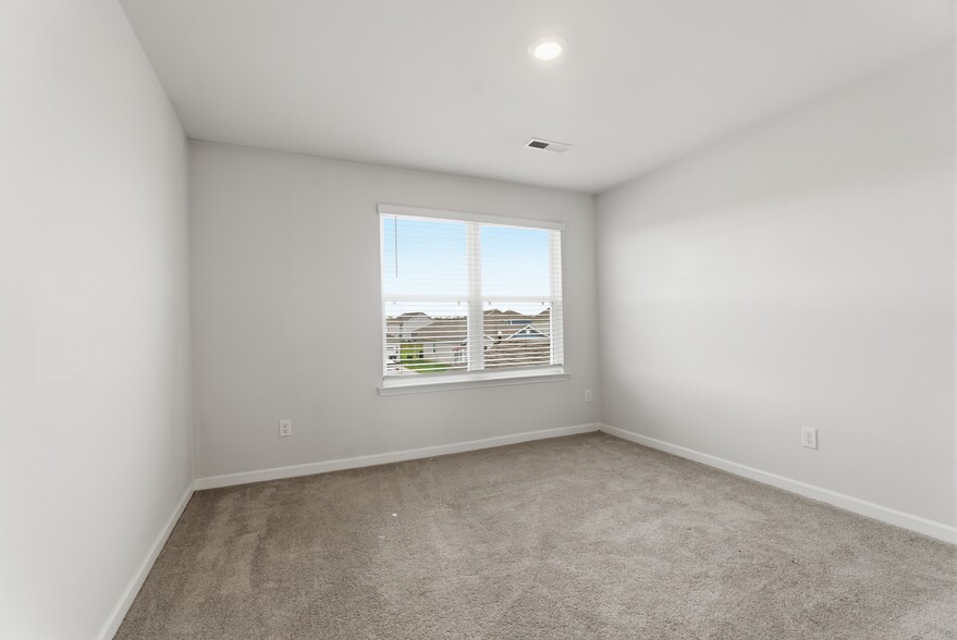 Building Photo - 2210 Cancellara Ct