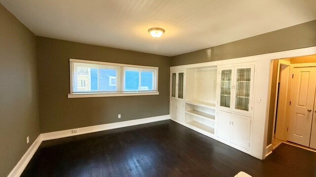 Building Photo - SOUTH BROAD RIPPLE 3BEDROOM  HALF DUPLEX AVAILABLE NOW!