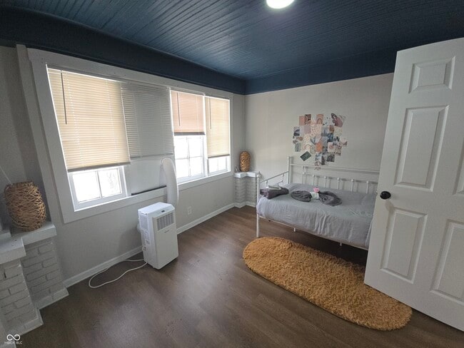 Building Photo - 1728 N Delaware St