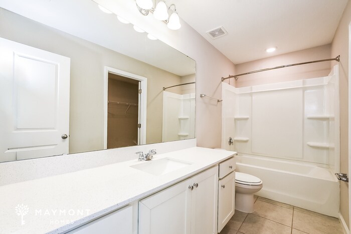 Building Photo - 2620 Island Walk Dr