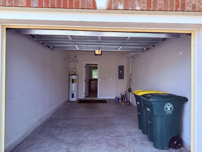 Building Photo - "Stunning Water View Townhouse for Rent in...