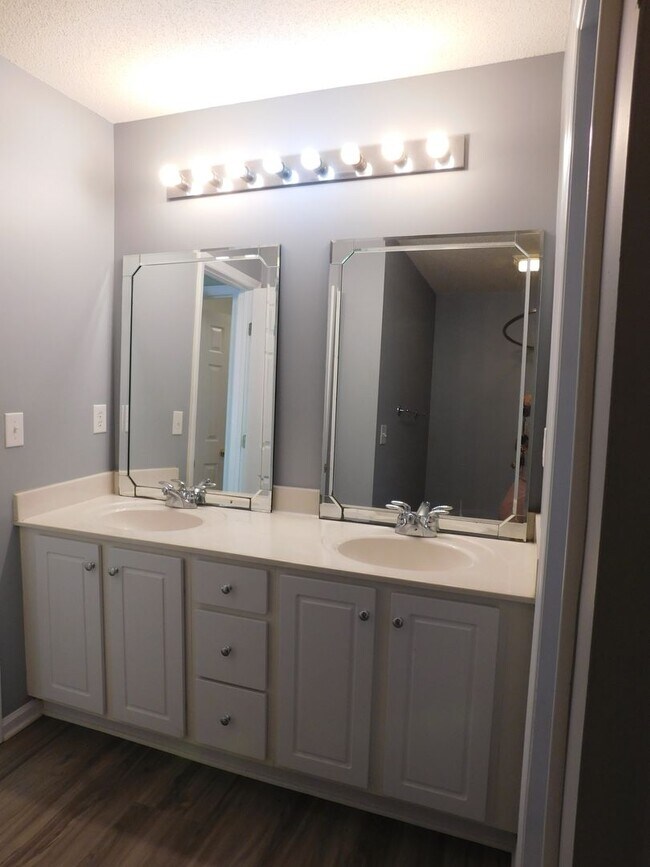 Building Photo - 205 Sellhorn Blvd