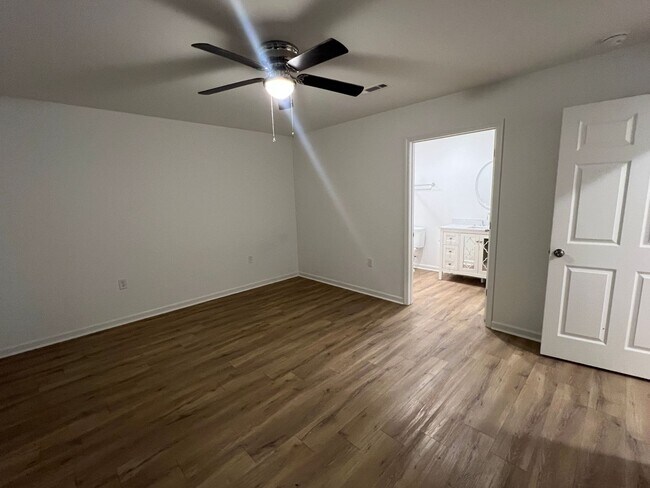Building Photo - 174 S Spring View Dr